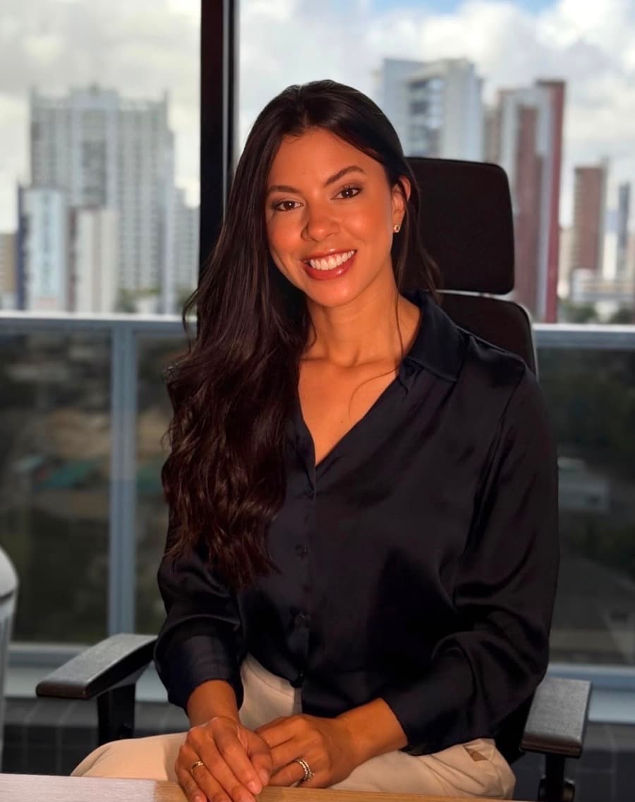 Rayanna Sotero, corretora de seguros da Galt, em seu escritório em Fortaleza